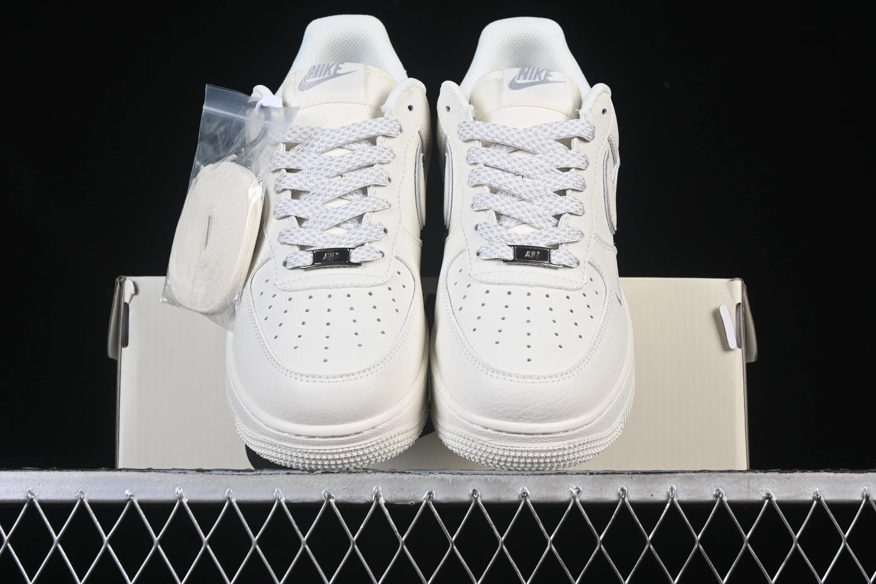 All categories Nk Air Force 1 Air Force series Nk Air Force 1 Low Air Force low-top Nike Air Force 1'07 Low Stusi co-branded versatile beige Air Force 1 low-top casual sneakers CS5288-034